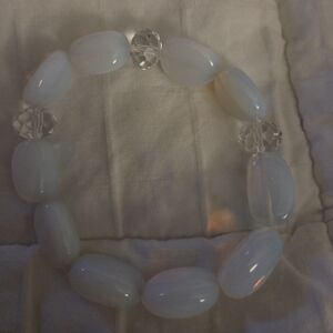 Irridescent Beaded Stretchy Bracelet